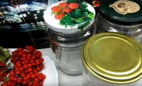 Салат с рыбой на зиму. Рецепты салата на зиму со скумбрией и другой рыбой