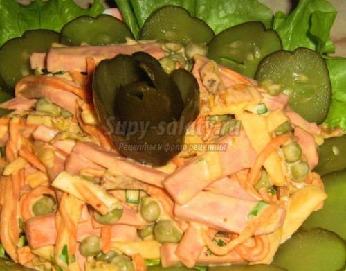 Замечательный САЛАТ с корейской морковью. Салат с корейской морковью и кальмарами.