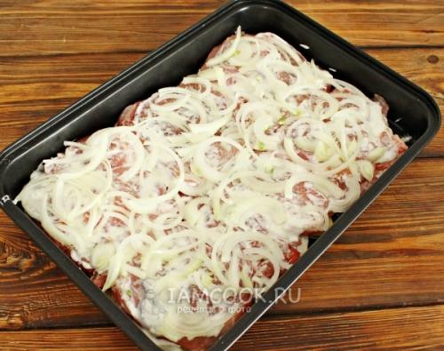 Мясо по-французски с картофелем и помидорами. Мясо по-французски с картошкой и помидорами