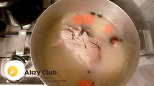 Как достать холодец из пластиковой бутылки. Пошаговое приготовление