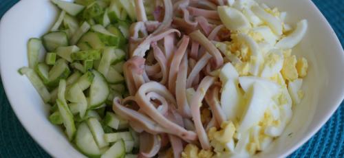 Салат с кальмарами диетический. Диетический салат из «летающей рыбы». Простой и вкусный