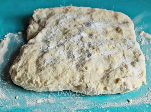 Жареные сосиски в тесте на сковороде без дрожжей.