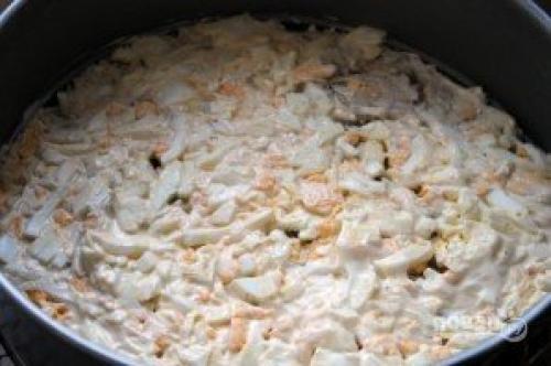 Салат с отварной рыбой. Рыбный салат из отварной рыбы