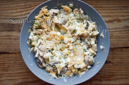 Салат Сытый гость. Салат "Сытый гость" с курицей и грецкими орехами