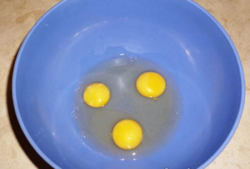 Пирог со смородиной на кефире. Нежный смородиновый пирог на кефире