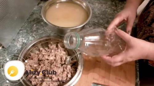 Как достать холодец из пластиковой бутылки. Пошаговое приготовление