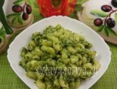 Паста со шпинатом и курицей. Макароны с курицей, шпинатом и сыром