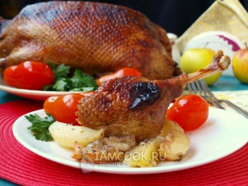 Утка фаршированная. Утка, фаршированная картофелем