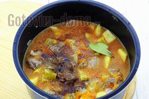 Картошка в мультиварке с мясом. Картошка с мясом в мультиварке по-домашнему.