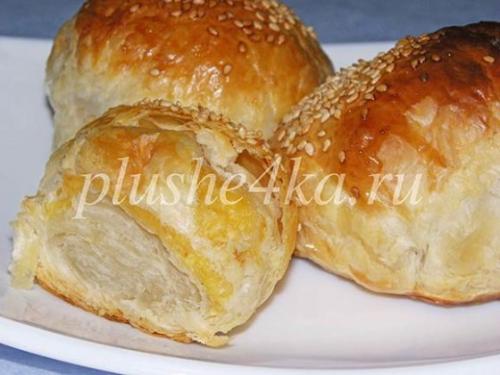Слоеные булочки с сыром. Булочки с сыром из слоеного теста