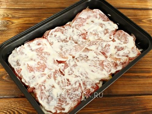 Мясо по-французски с картофелем и помидорами. Мясо по-французски с картошкой и помидорами