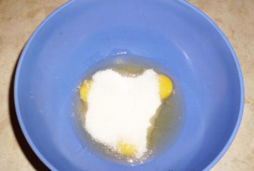 Пирог со смородиной на кефире. Нежный смородиновый пирог на кефире