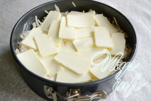 Сухой яблочный пирог с манкой