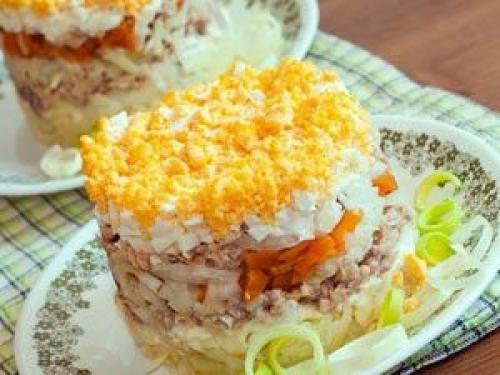 Салат с рыбой и картошкой. Рыбные салаты с картошкой