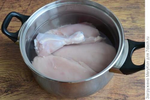 Холодец свинья в бутылке. Заливной холодец "Поросенок" в бутылке