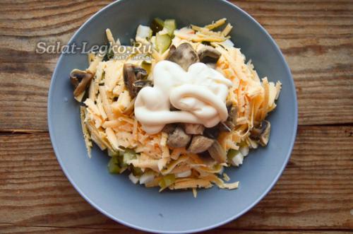 Салат Сытый гость. Салат "Сытый гость" с курицей и грецкими орехами