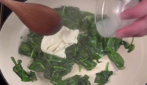 Курица со шпинатом и сыром. Куриная грудка со шпинатом