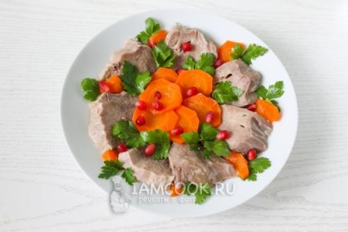 Язык в желе в бутылке. Язык в желе