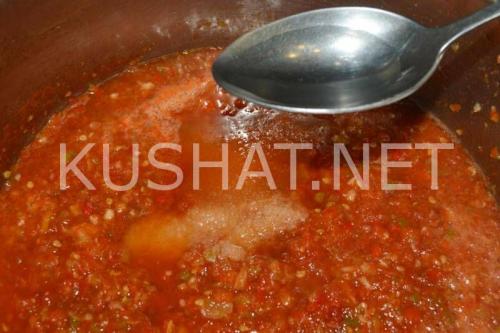 Аджика из перца и помидор. Аджика из помидоров и перца на зиму – рецепт