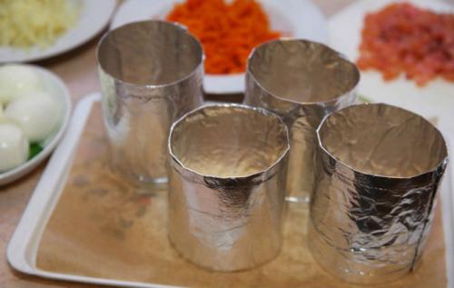 Замечательные салаты на новый год. Бесподобный салат к Новому 2019 году, который сметут за праздничным столом первым