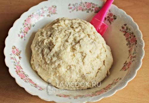 Жареные сосиски в тесте на сковороде без дрожжей.