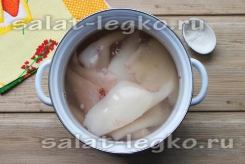 Салат-торт с кальмарами. Праздничный салат-торт из кальмаров в виде сердца