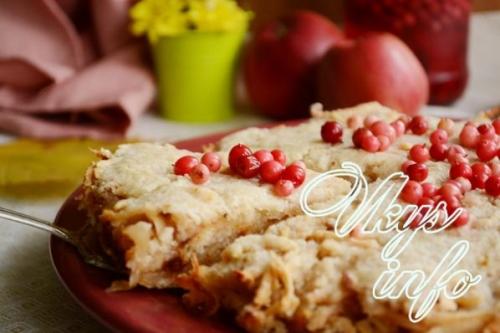 Сухой яблочный пирог с манкой