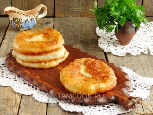 Дрожжевые лепешки с луком. Лепёшки с луком на сковороде