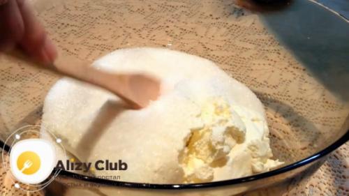 Яблочный пирог с творогом на кефире. Шарлотка с яблоками и творогом в мультиварке