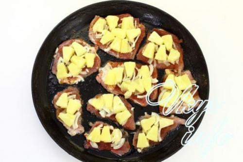 Мясо по-французски с ананасом без майонеза. Мясо по-французски с ананасом в духовке