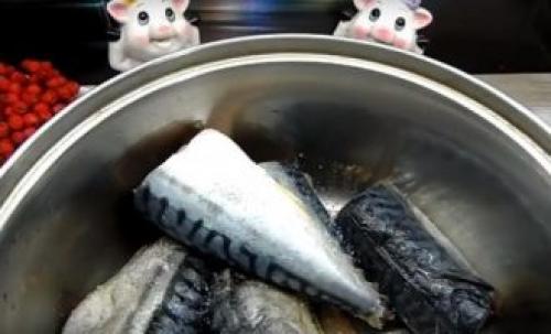 Салат с рыбой на зиму. Рецепты салата на зиму со скумбрией и другой рыбой