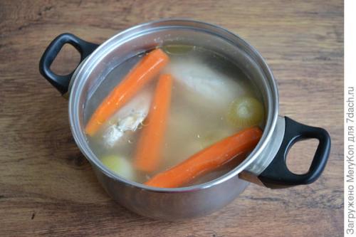 Холодец свинья в бутылке. Заливной холодец "Поросенок" в бутылке