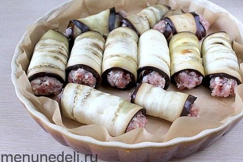 Рулетики из баклажанов с фаршем. Рулетики из баклажана с фаршем