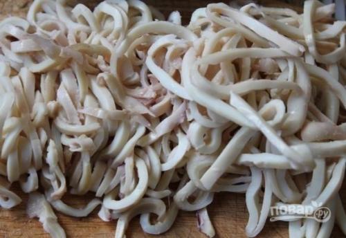 Самый популярный салат с кальмарами. Салат с кальмарами и рисом