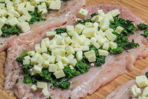 Куриная грудка с брынзой и шпинатом. Куриные рулеты с брынзой, шпинатом и песто