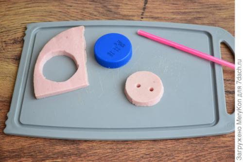 Холодец свинья в бутылке. Заливной холодец "Поросенок" в бутылке