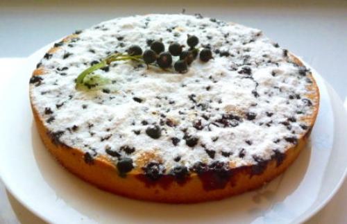 Пирог со смородиной на кефире. Нежный смородиновый пирог на кефире