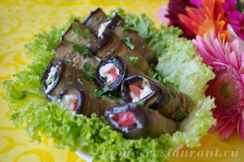 Рулетики из баклажанов в духовке. Рулетики из баклажанов: самый вкусный рецепт!