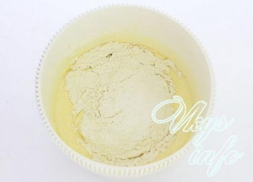 Яблочный пирог с корицей