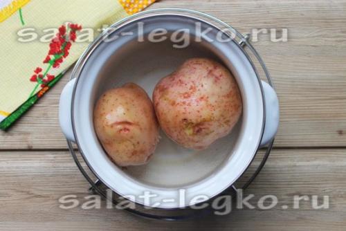 Салат-торт с кальмарами. Праздничный салат-торт из кальмаров в виде сердца