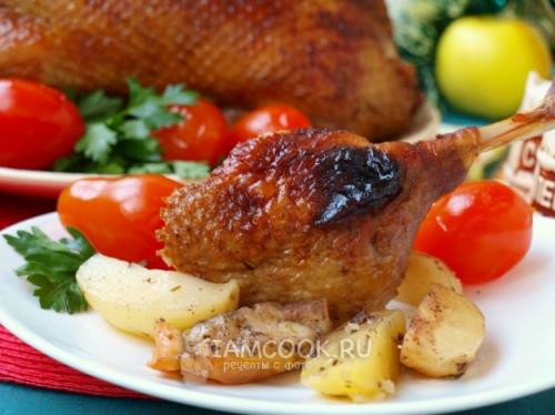 Утка фаршированная. Утка, фаршированная картофелем