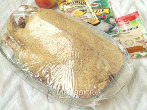 Утка фаршированная. Утка, фаршированная картофелем