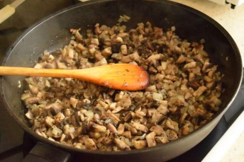 Куриный рулет с грибами