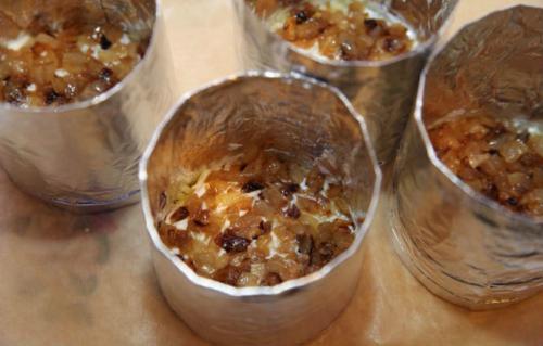 Замечательные салаты на новый год. Бесподобный салат к Новому 2019 году, который сметут за праздничным столом первым