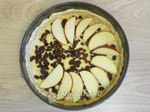 Песочный пирог с яблоками и творогом