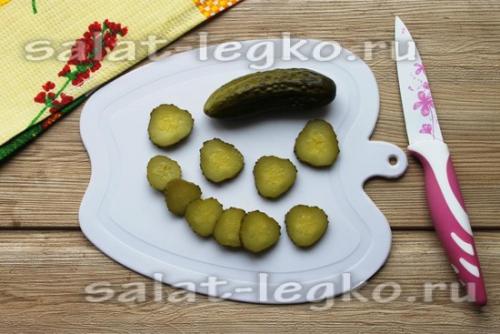 Салат-торт с кальмарами. Праздничный салат-торт из кальмаров в виде сердца