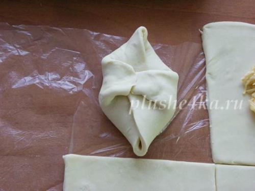 Слоеные булочки с сыром. Булочки с сыром из слоеного теста