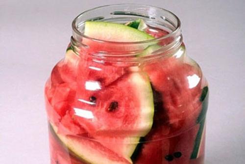 Арбузы маринованные в банках с аспирином. Маринованные арбузы со стерилизацией