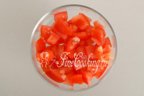 Салаты с помидорами и сыром. Салат с помидорами, сыром и яйцами