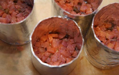 Замечательные салаты на новый год. Бесподобный салат к Новому 2019 году, который сметут за праздничным столом первым